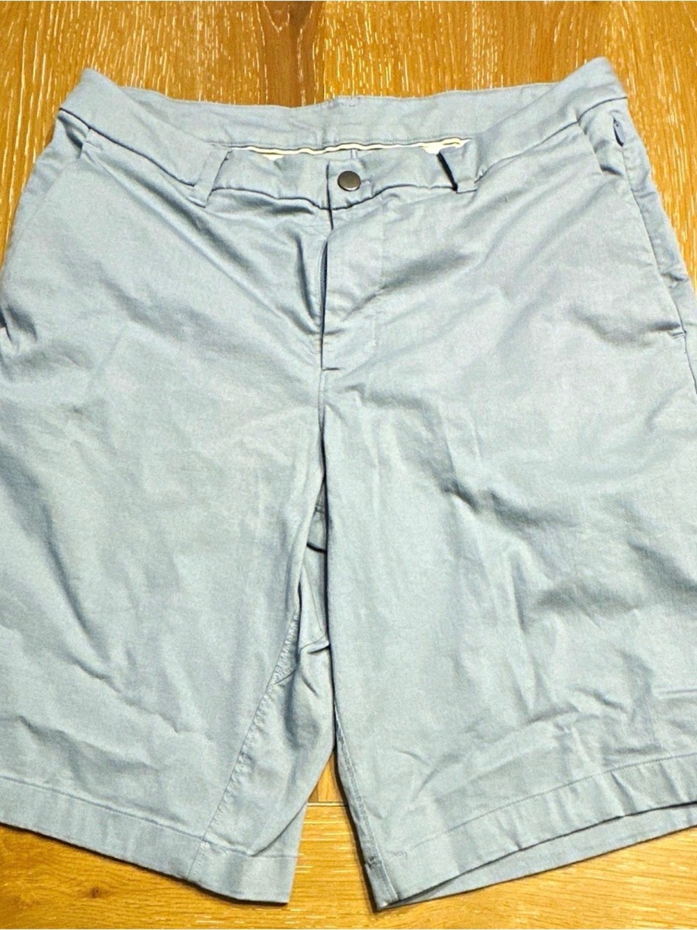 lululemon athletica Men's Pale Blue Flat-Front Shorts